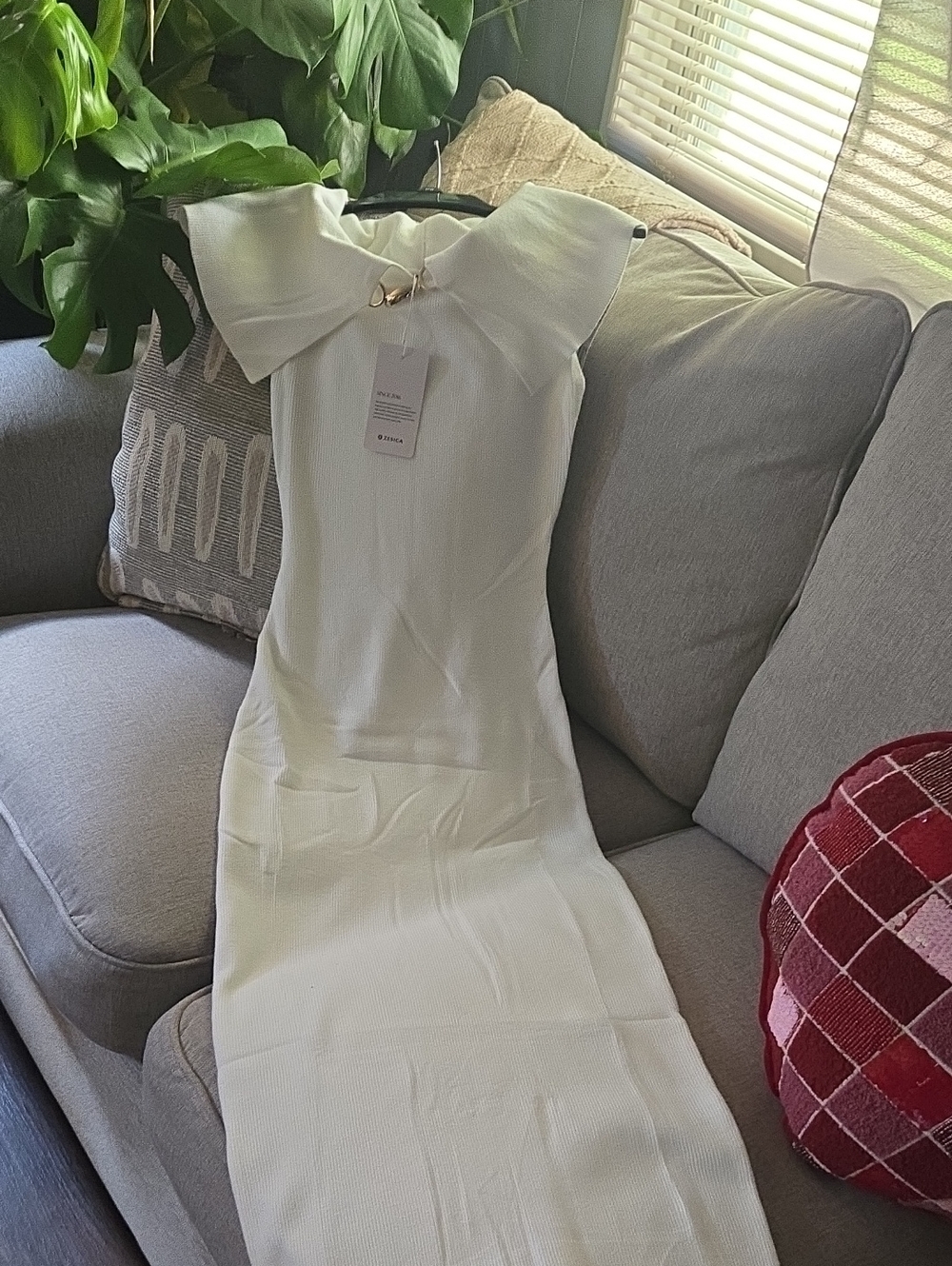 Zesica Bodycon Maxi Dress - Picture 6 of 9